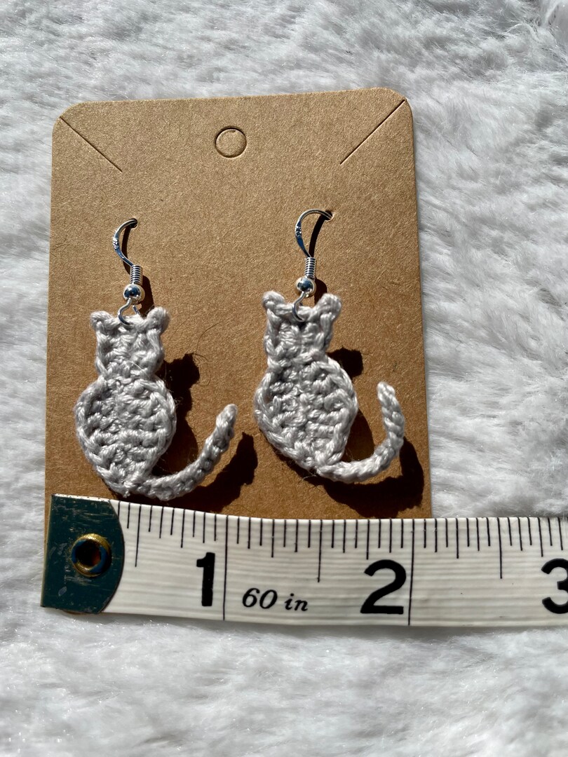 Acrylic Cute Kitten Cat Earrings – Dangle Anime Pet Animal Charms, Boho Jewelry Gift For Women & Cat Lovers